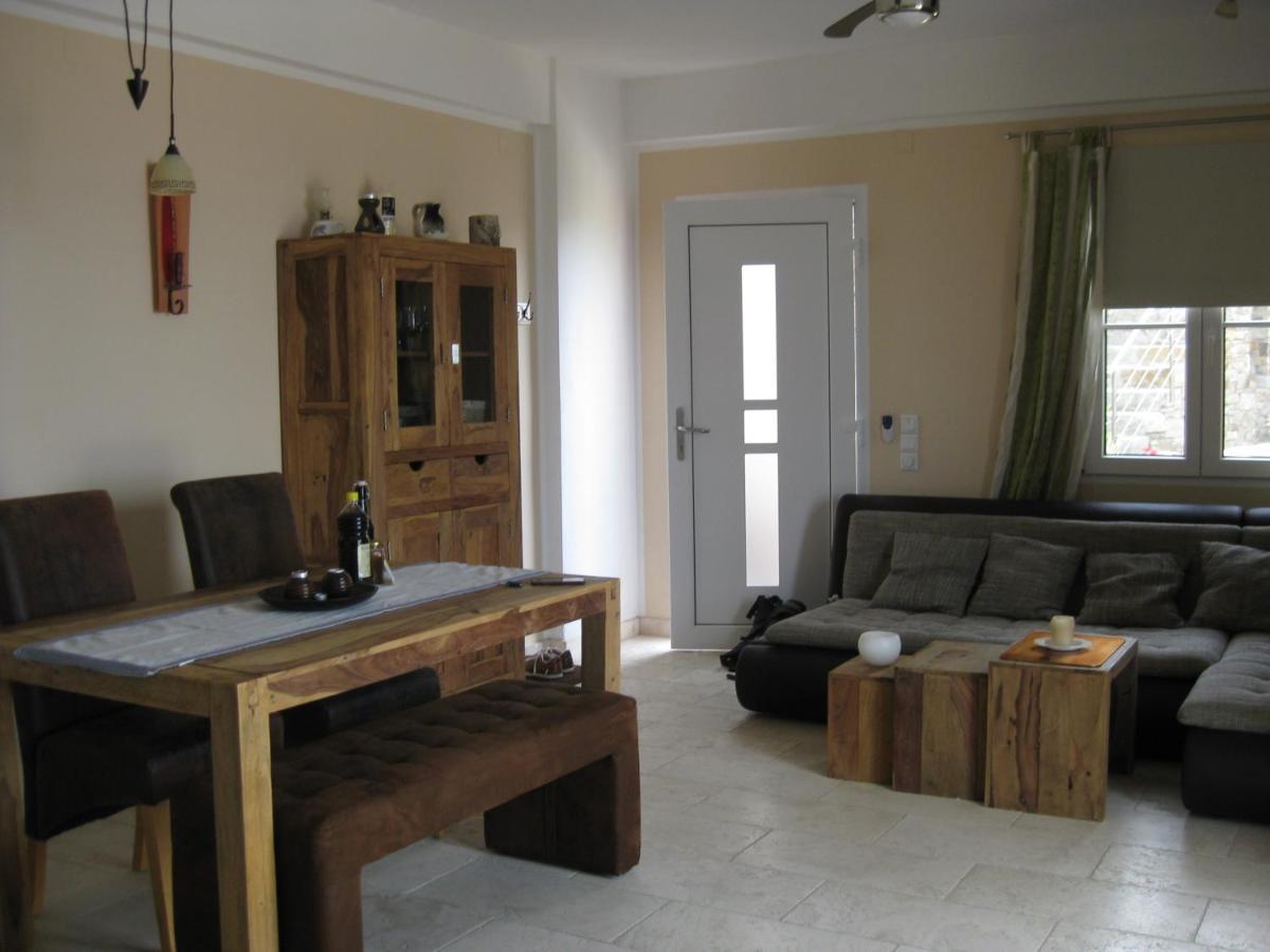 Astra-Ferienhaus Mit Grosser Dachterrasse Und Top-Ausstattung In Nas Armenistis  Exterior photo