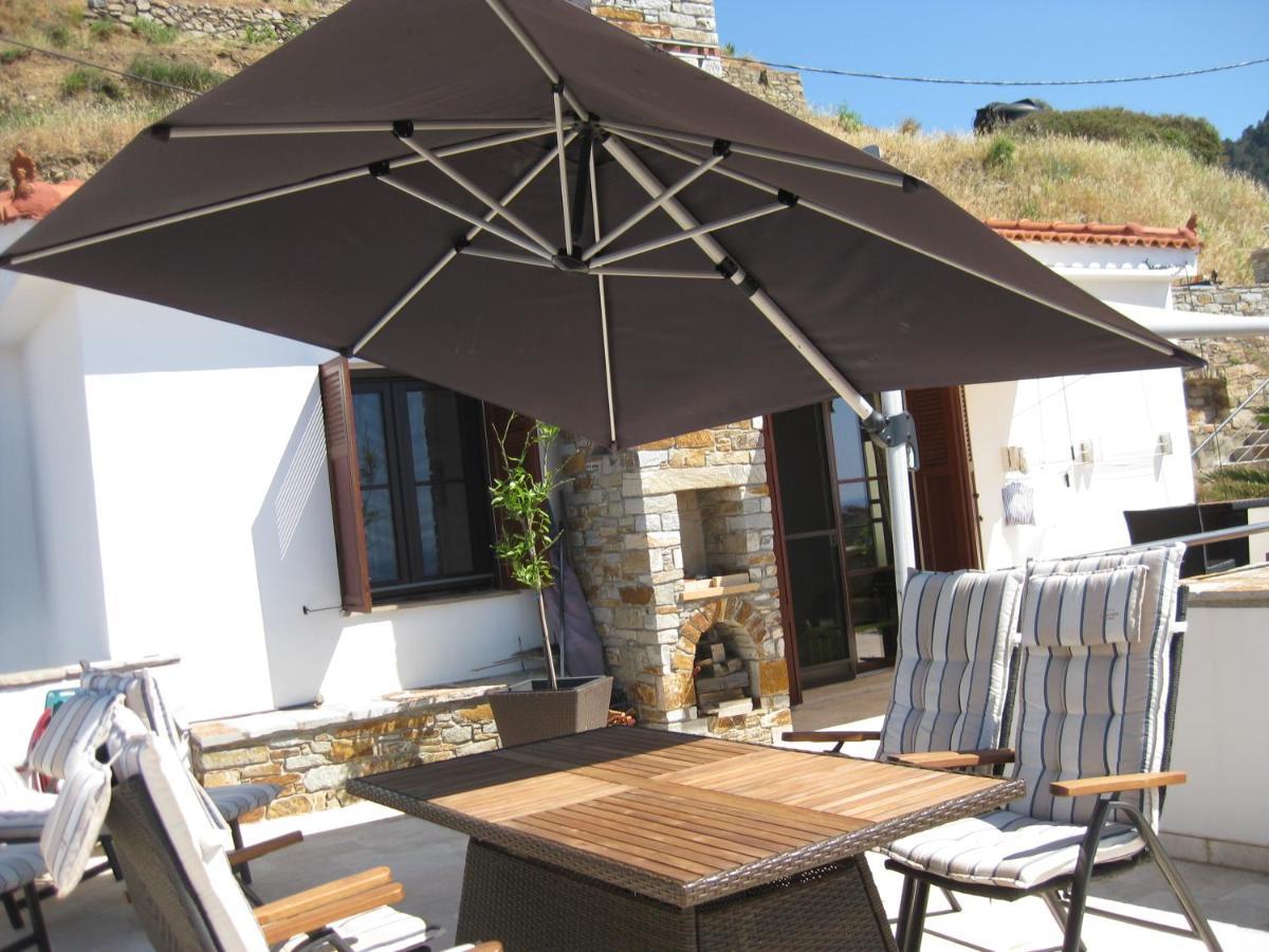 Astra-Ferienhaus Mit Grosser Dachterrasse Und Top-Ausstattung In Nas Armenistis  Exterior photo