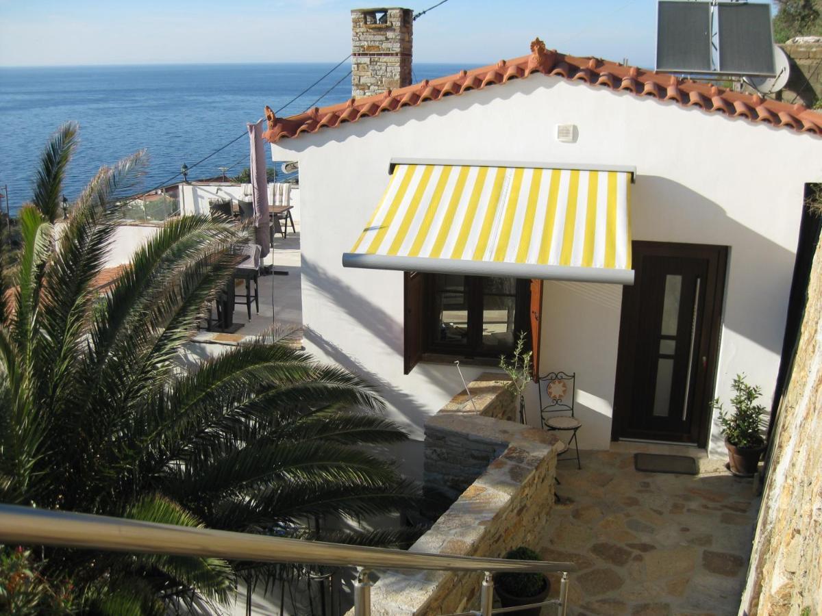 Astra-Ferienhaus Mit Grosser Dachterrasse Und Top-Ausstattung In Nas Armenistis  Exterior photo